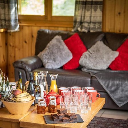 Chalet Himalaya , 10 Person Chalet With 5 Ensuite Bedrooms And Outdoor Jacuzzi In Meribel Centre Dış mekan fotoğraf